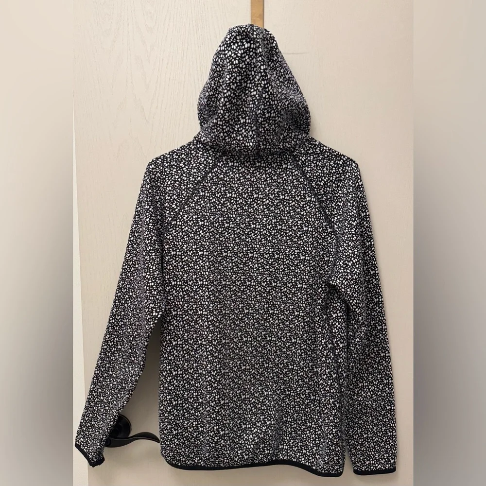 Nike Women's Therma Fit Fleece Lined Hoodie w Front‎ Pocket Size M Petal Pattern
